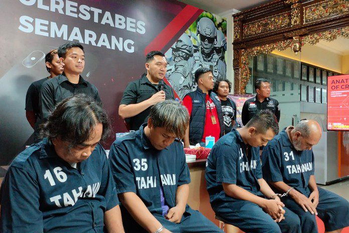 Kasus pembobolan barang milik toko iPhone Kasus pembobolan barang milik toko iPhone