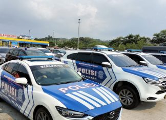 Kendaraan personel Korlantas Polri