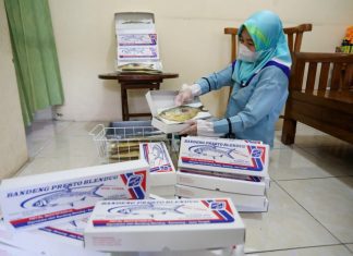 Pedagang bandeng presto