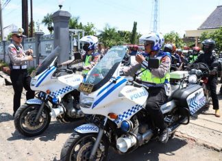 Pengawalan terhadap pemudik sepeda motor