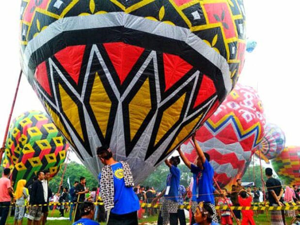 Tradisi balon udara