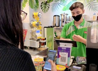 Transaksi menggunakan QRIS