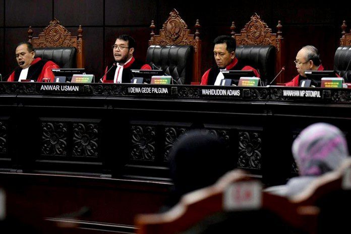 Anwar Usman dan Hakim MK lainnya