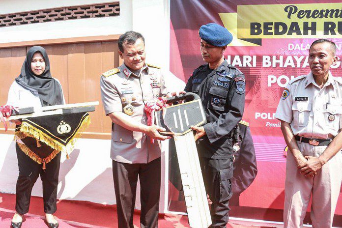 Bedah Rumah Anggota Polisi Bedah Rumah Anggota Polisi