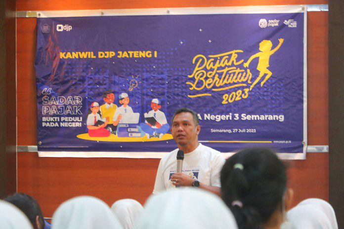 Max Darmawan Max Darmawan