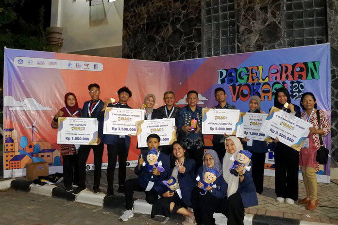 Kontingen Politeknik Negeri Semarang Kontingen Politeknik Negeri Semarang