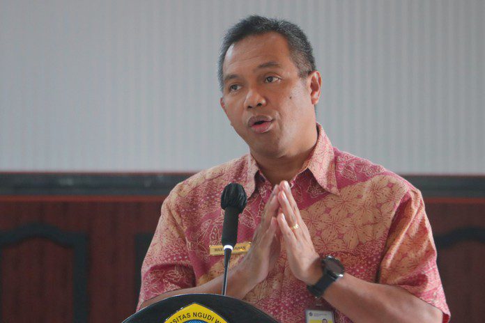Max Darmawan Max Darmawan