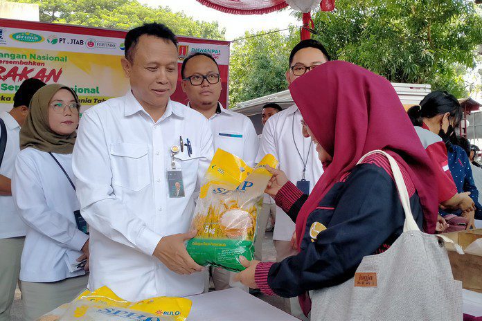 Pimwil Bulog Jateng Achmad Kholisun Pimwil Bulog Jateng Achmad Kholisun