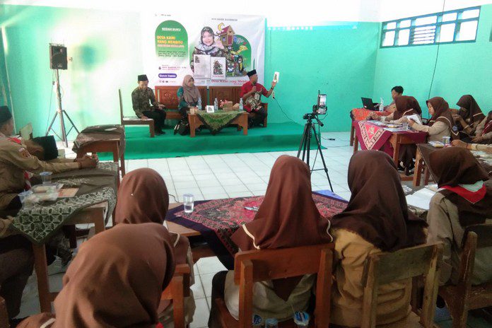 p1 Gelar Diskusi Sastra