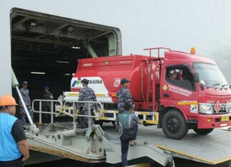 Armada truk tangki ke Karimunjawa