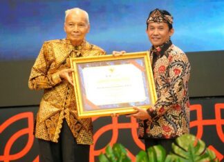 Prof. Dr. Oman Fathurrahman M.Hum
