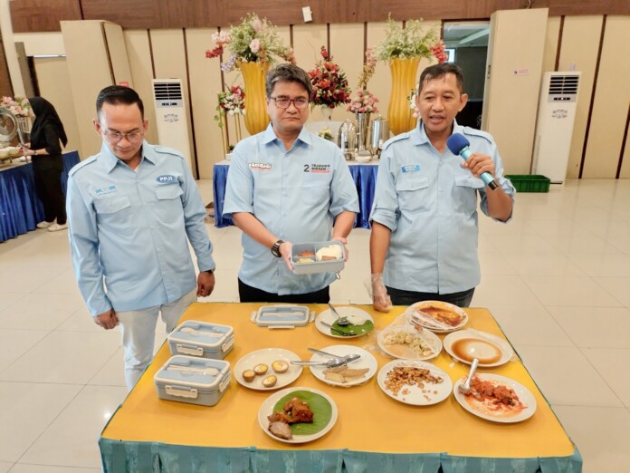 Simulasi penyediaan makan siang