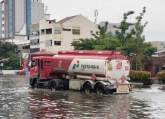 Banjir di kawasan Bundaran Bubakan Semarang