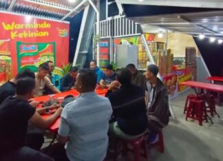 Santapan di sebuah warmindo