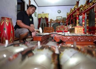 Perajin gamelan