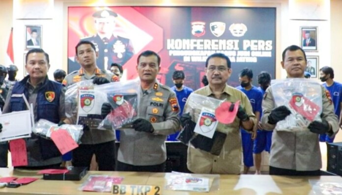 Barang bukti judi online Barang bukti judi online