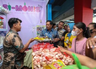 Si-Manis Mart