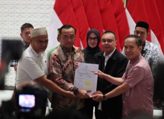 Presiden Prabowo Rehabilitasi Dua Guru di Luwu yang Mengalami Kriminalisasi: Apa Pelajaran yang Bisa Dipetik dari Kasus Ini?
