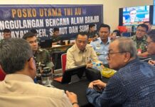 Mensesneg Prasetyo Hadi Tinjau Posko Bantuan di Lanud Halim, Pastikan Logistik untuk Sumatra Tersalur Tepat Waktu