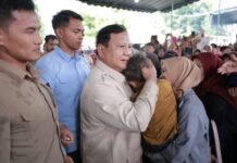 Pelukan dan Air Mata Sambut Kehadiran Prabowo di Takengon dan Bener Meriah