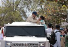 Peluk dan Cium Haru Warnai Kedatangan Presiden Prabowo di Posko Pengungsian Langkat