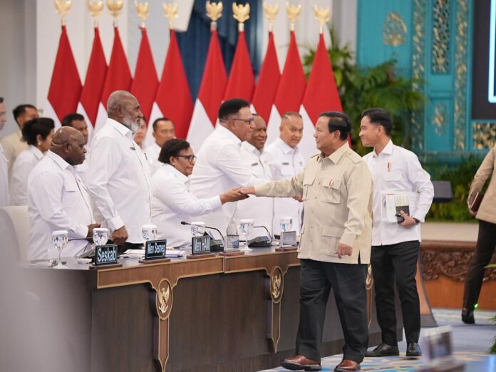 Prabowo Ingatkan Kepala Daerah Papua