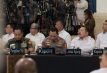 Prabowo Restui 125 Ribu Baju Reject Batal Ekspor Disalurkan ke Warga Terdampak Bencana