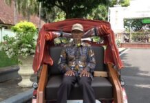 Doa Penarik Becak Lansia Tuban: Semoga Pak Prabowo Selalu Bisa Membuat Rakyatnya Tersenyum