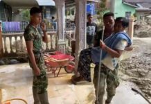 Turun Tangan Bantu Masyarakat, TNI Bersihkan Rumah Lansia di Aceh